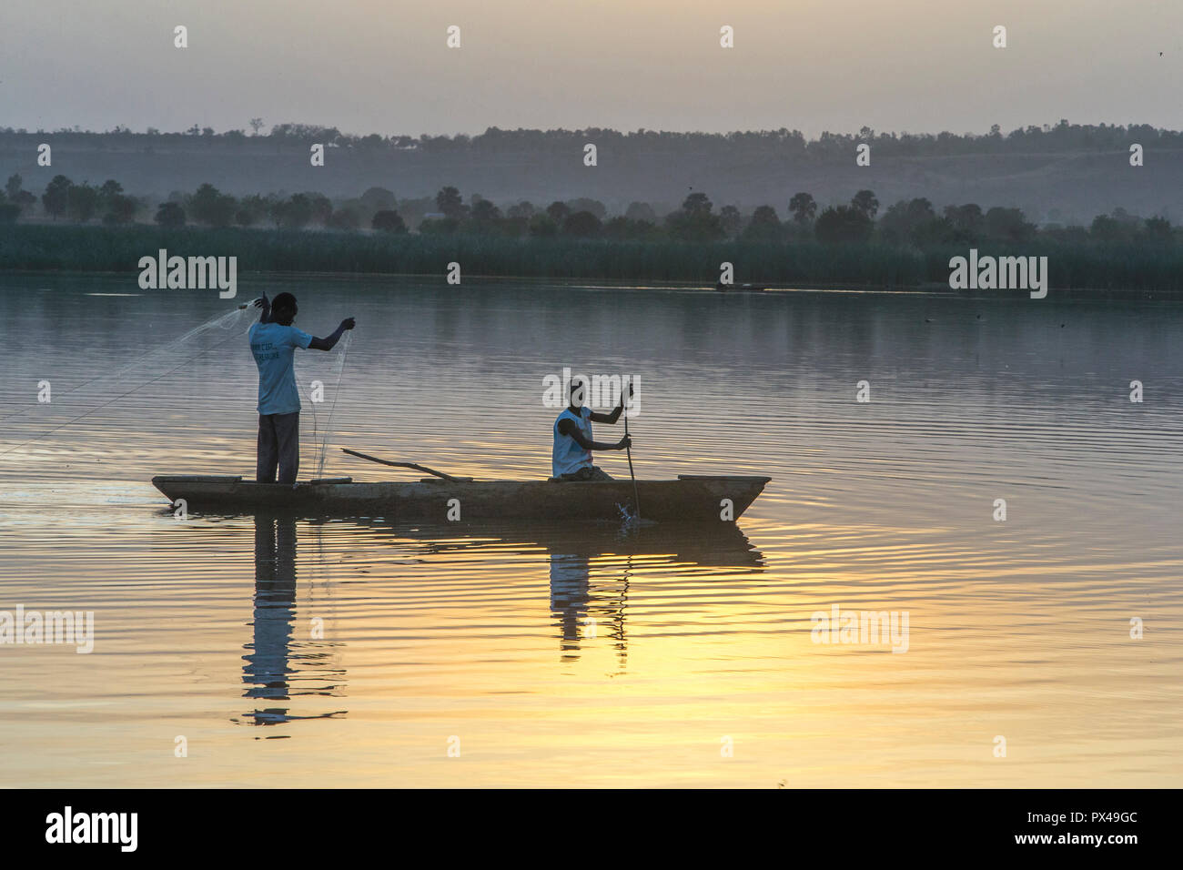 La pesca in lago Karsome, Dapaong, Togo. Foto Stock