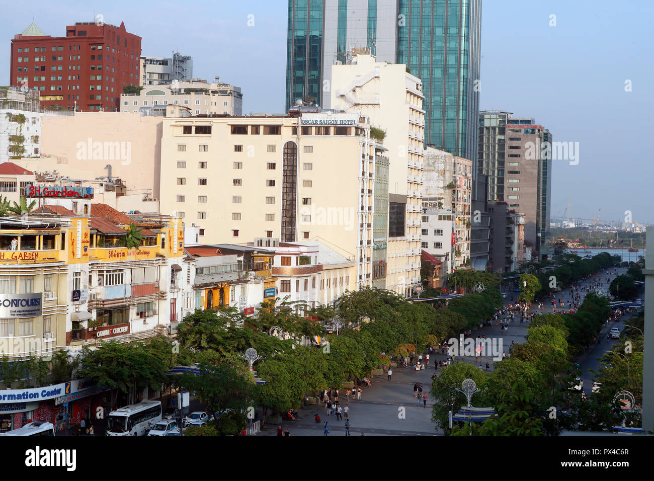 Nguyen Hue Street. District 1. La città di Ho Chi Minh (Saigon). Il Vietnam. Foto Stock