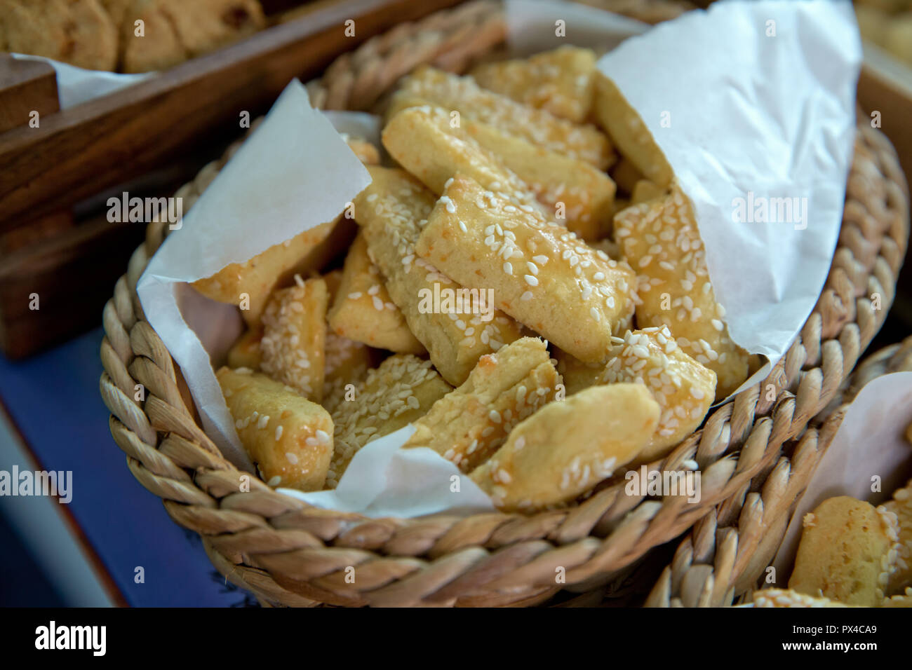 Piccolo pane quadrupla . bun per sandwich taglia . Varietà di pani di piccole dimensioni nel carrello . Foto Stock