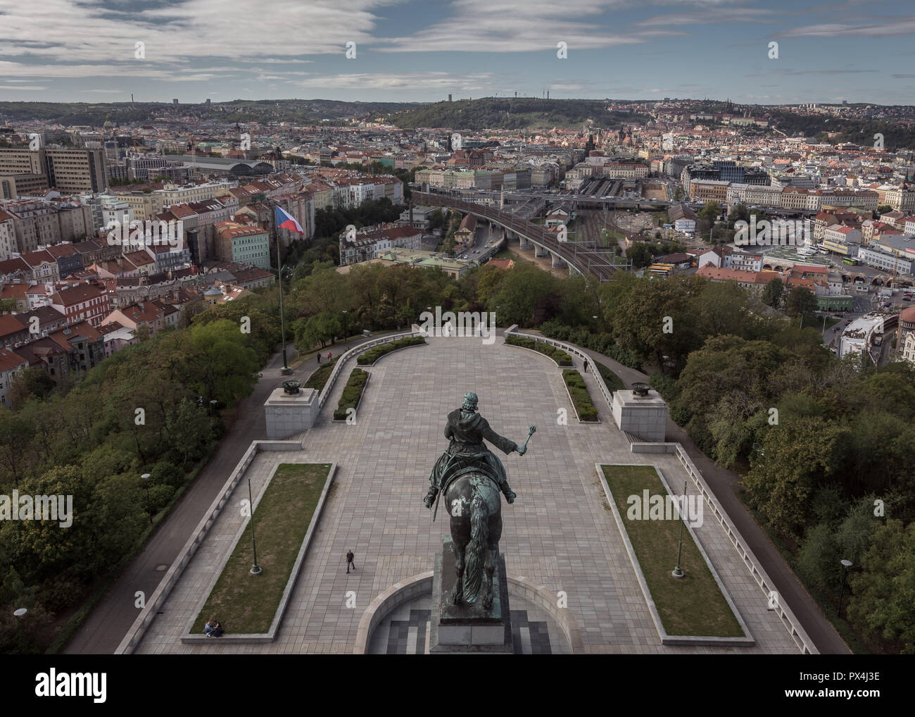 Vista di Praga da Vitkov monumento dell'edificio Foto Stock