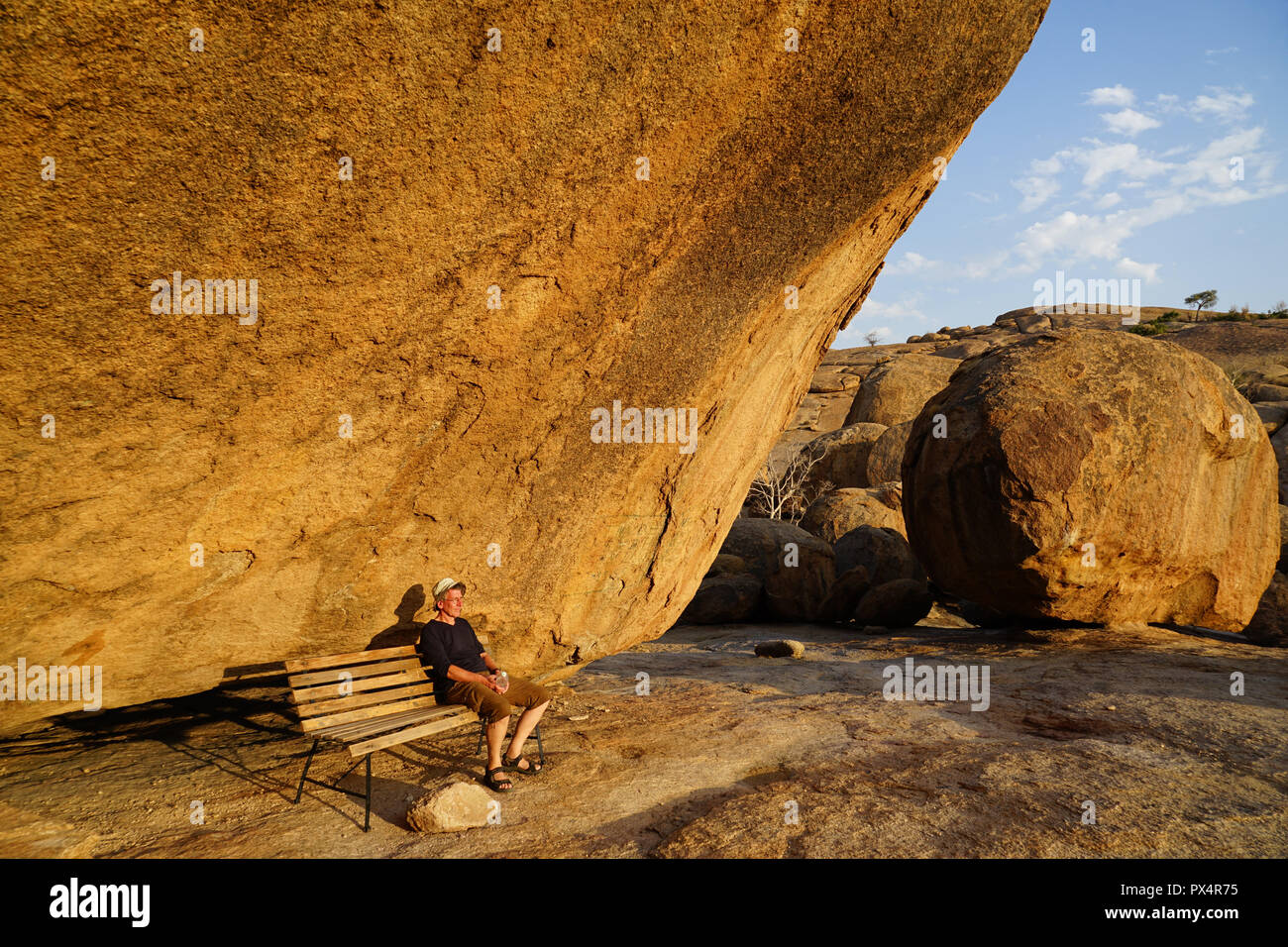 Felsböcke, Wollsackverwitterung, Bull di partito, Ameib Farm, Erongo Gebirge, Namibia, Afrika Foto Stock