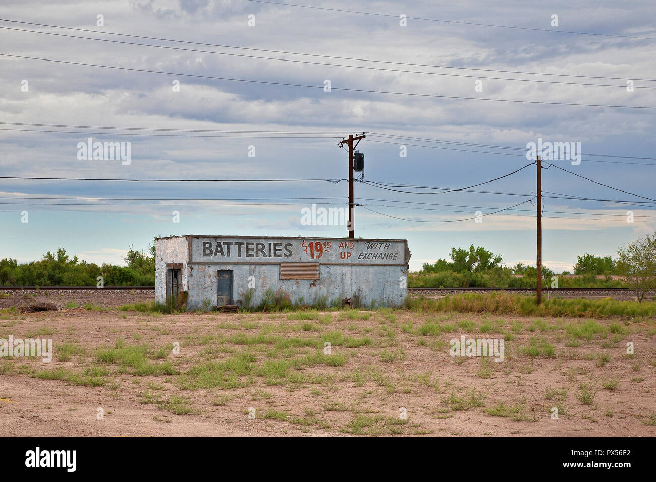 Vecchio Garage abbandonato sul percorso 66, Holbrook, Arizona, Stati Uniti d'America Foto Stock
