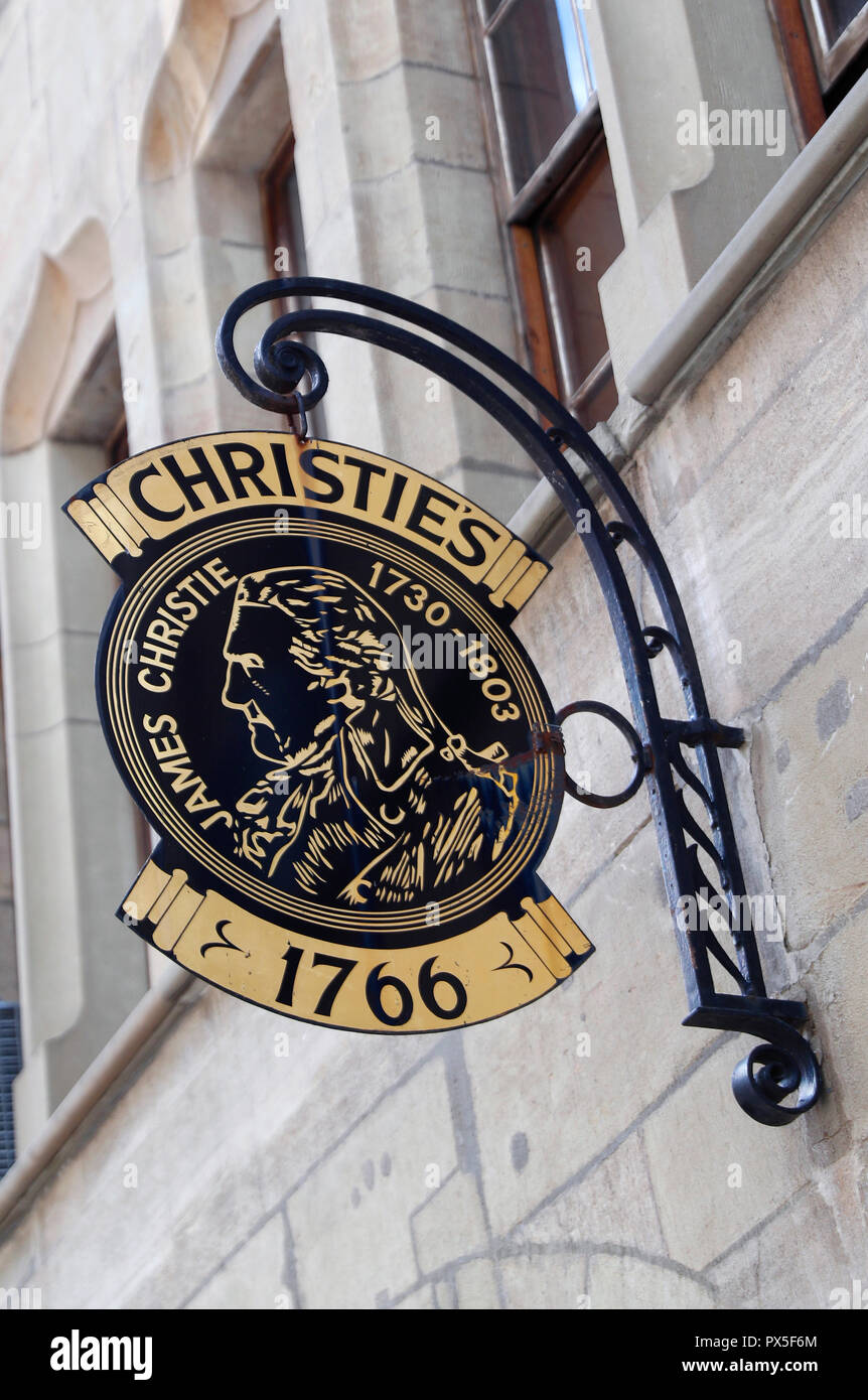 Segno aziendale sulla facciata del ramo di Ginevra della casa d'aste Christie's. Ginevra. La Svizzera. Foto Stock