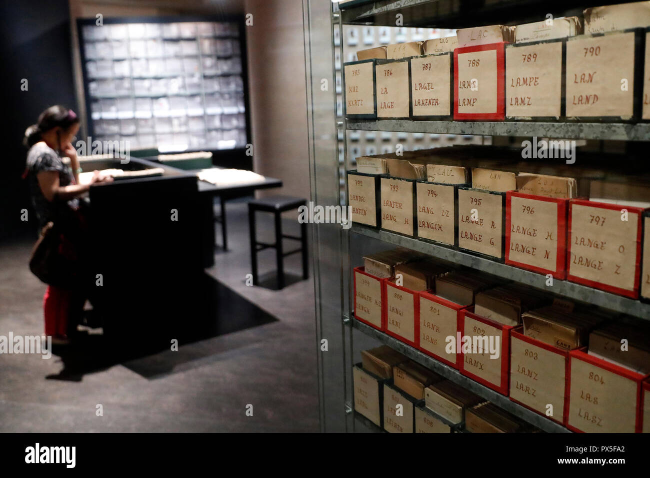 Museo internazionale della Croce Rossa (CICR). Mostra permanente. Ripristino collegamenti famaily. Il International di prigionieri di guerra agenzia (191 Foto Stock