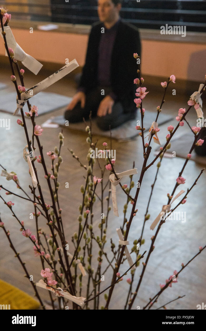 Zazen (meditazione zen) di Parigi, Francia. Foto Stock