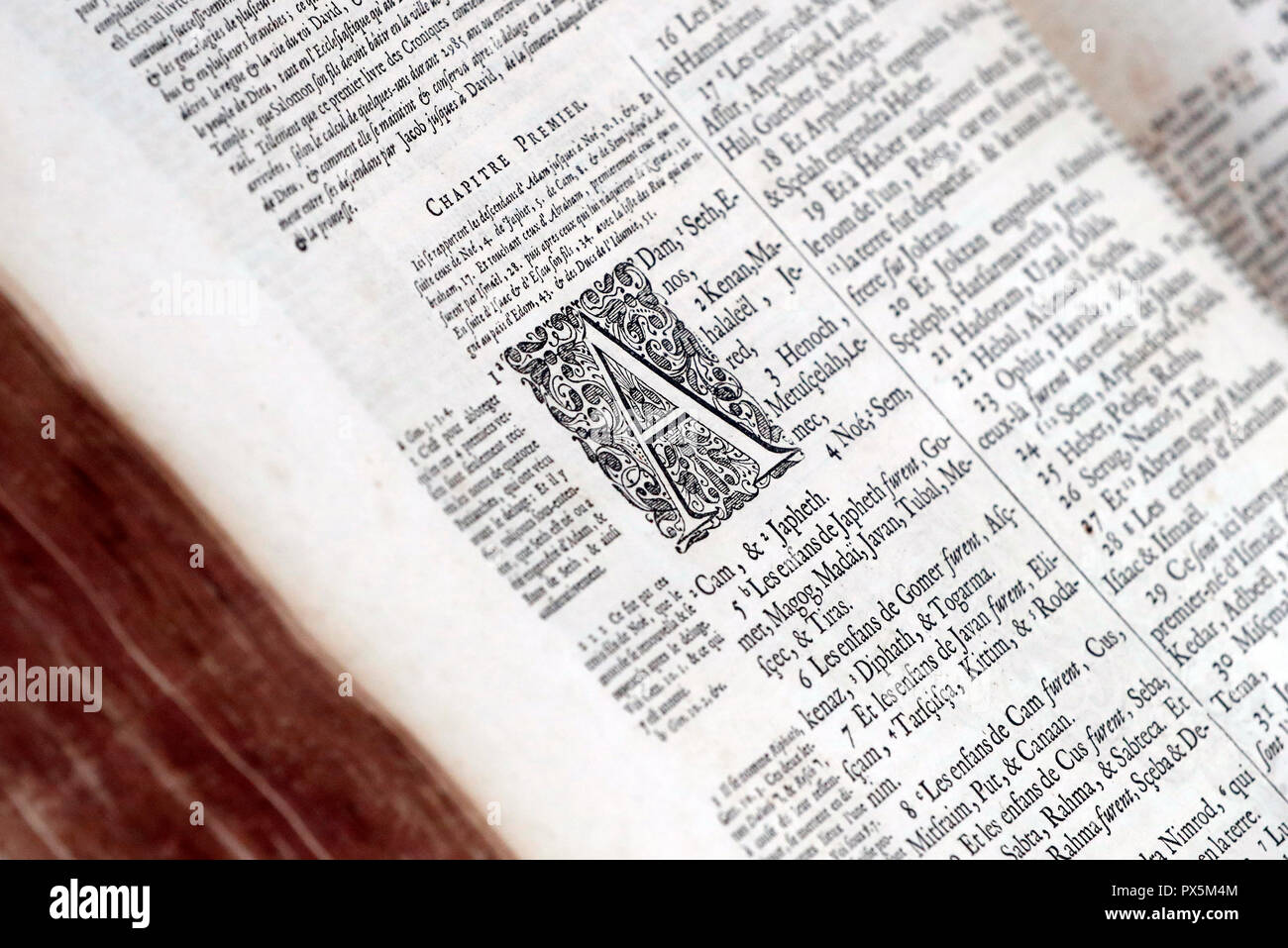 Vecchia bibbia in francese, 1669. Il Vecchio Testamento. Libro storico. Cronache. Foto Stock