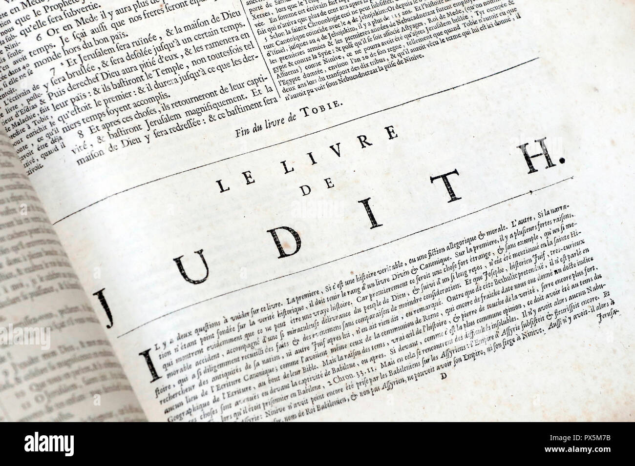 Vecchia bibbia in francese, 1669. Il Vecchio Testamento. Apocrifi. Judith. Foto Stock
