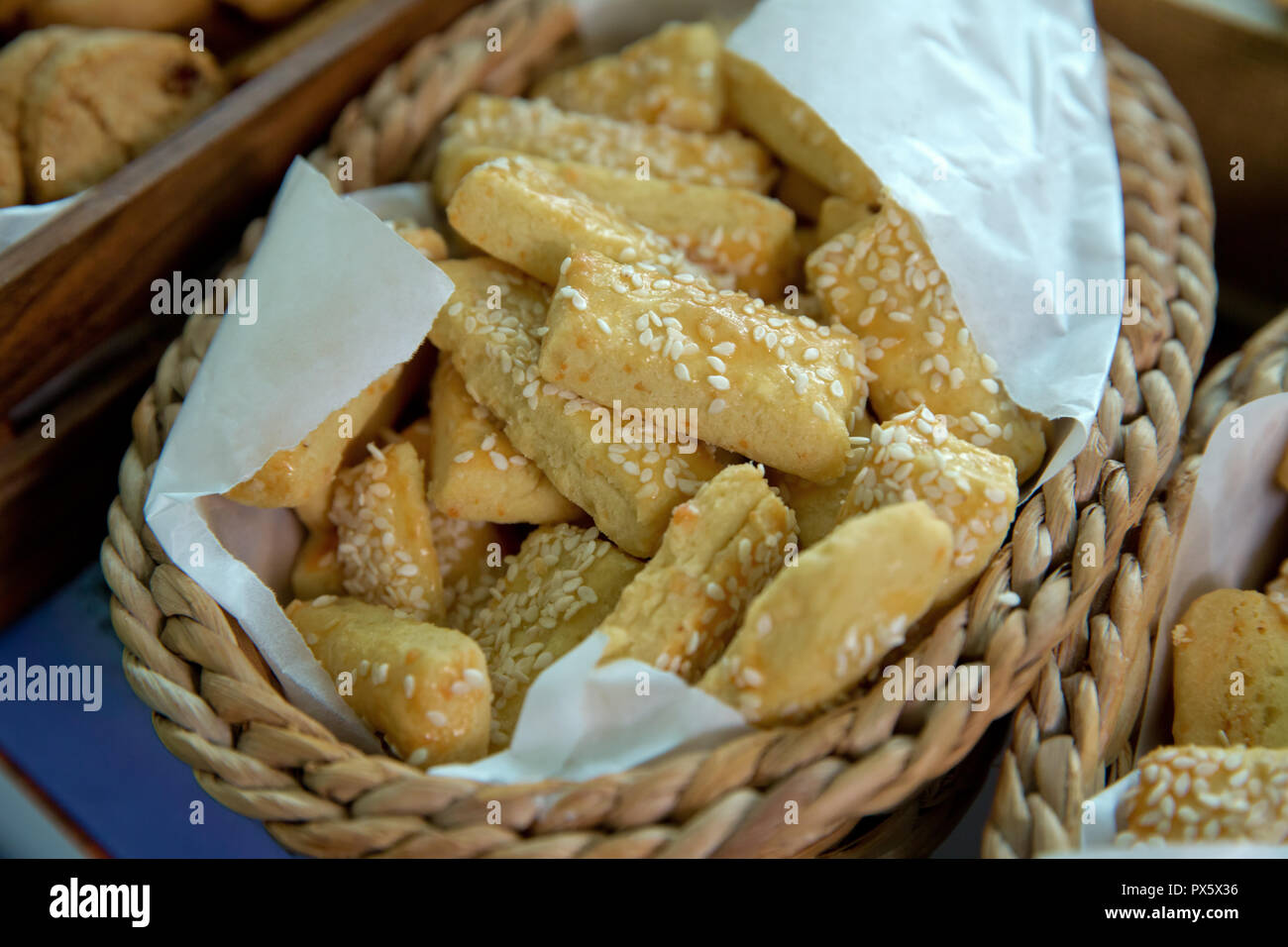 Piccolo pane quadrupla . bun per sandwich taglia . Varietà di pani di piccole dimensioni nel carrello . Foto Stock