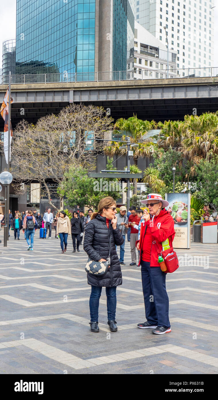 Una guida per dare consigli ad un turista in Circular Quay e l'area di Rocks Sydney NSW Australia. Foto Stock