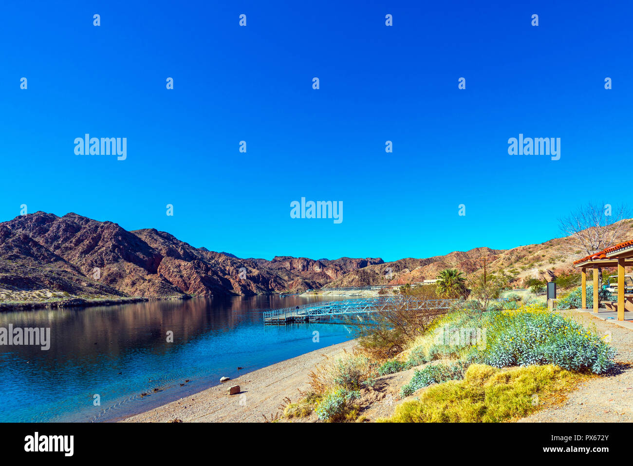 Vista del paesaggio fluviale, Boulder, Stati Uniti d'America. Copia spazio per il testo Foto Stock