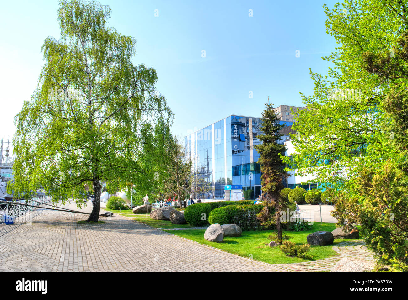 KALININGRAD, Russia - aprile 30.2018: mostra gli edifici e presenta sul territorio del museo del mondo oceano Foto Stock