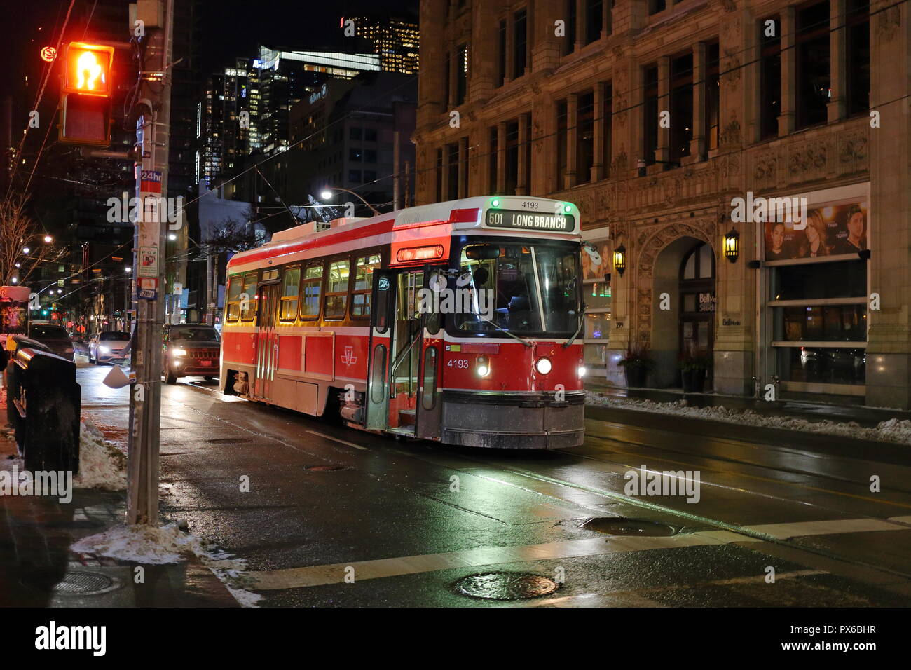 Scatto notturno della metropolitana di Toronto. In Ontario, Canada. Foto Stock