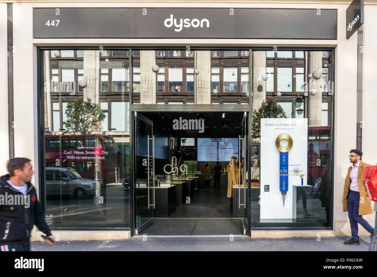 Dyson shop in Oxford Street, Londra Foto stock - Alamy