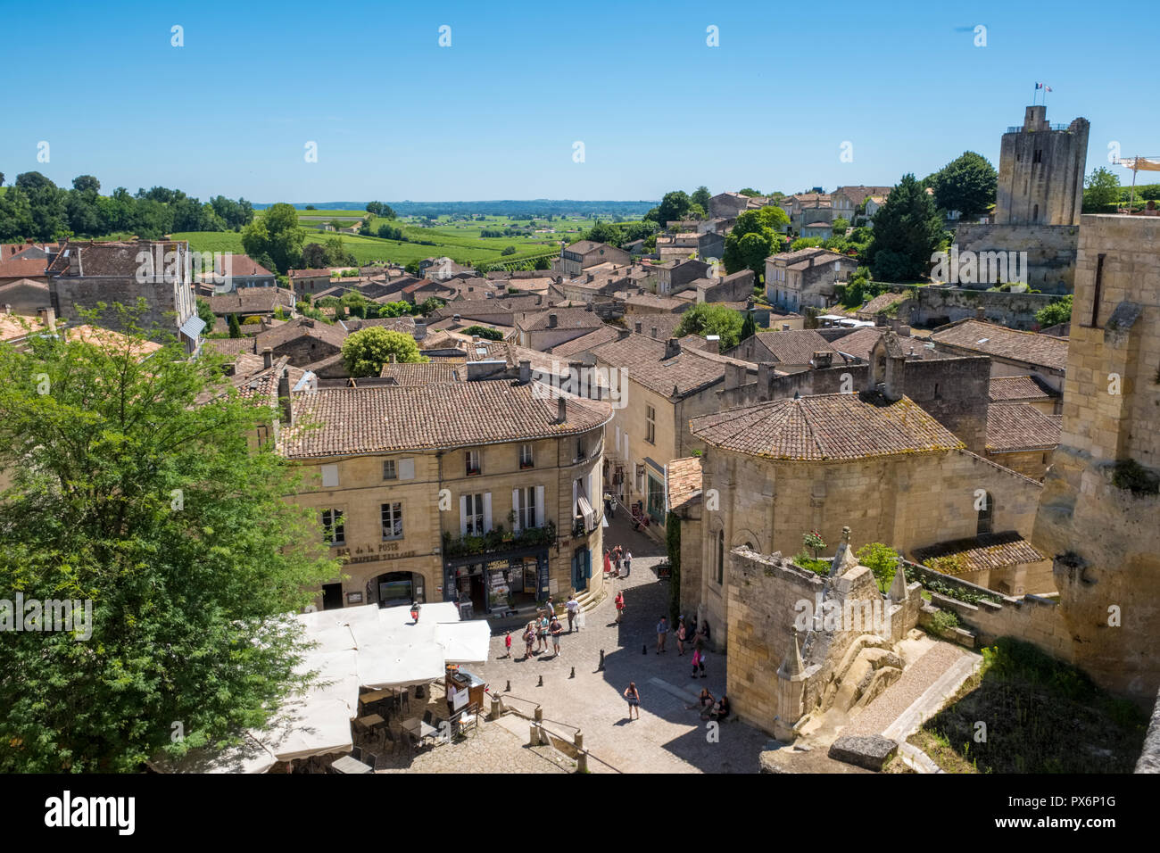 Il centro della città di Saint Emilion, Francia, Europa Foto Stock