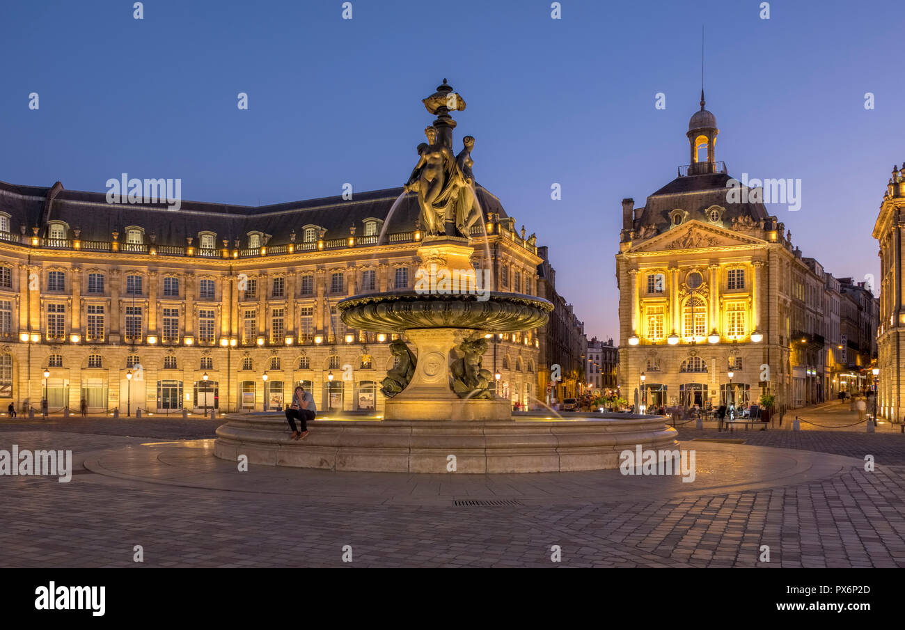 Place de la Bourse, Bordeaux, Francia, Europa di notte Foto Stock