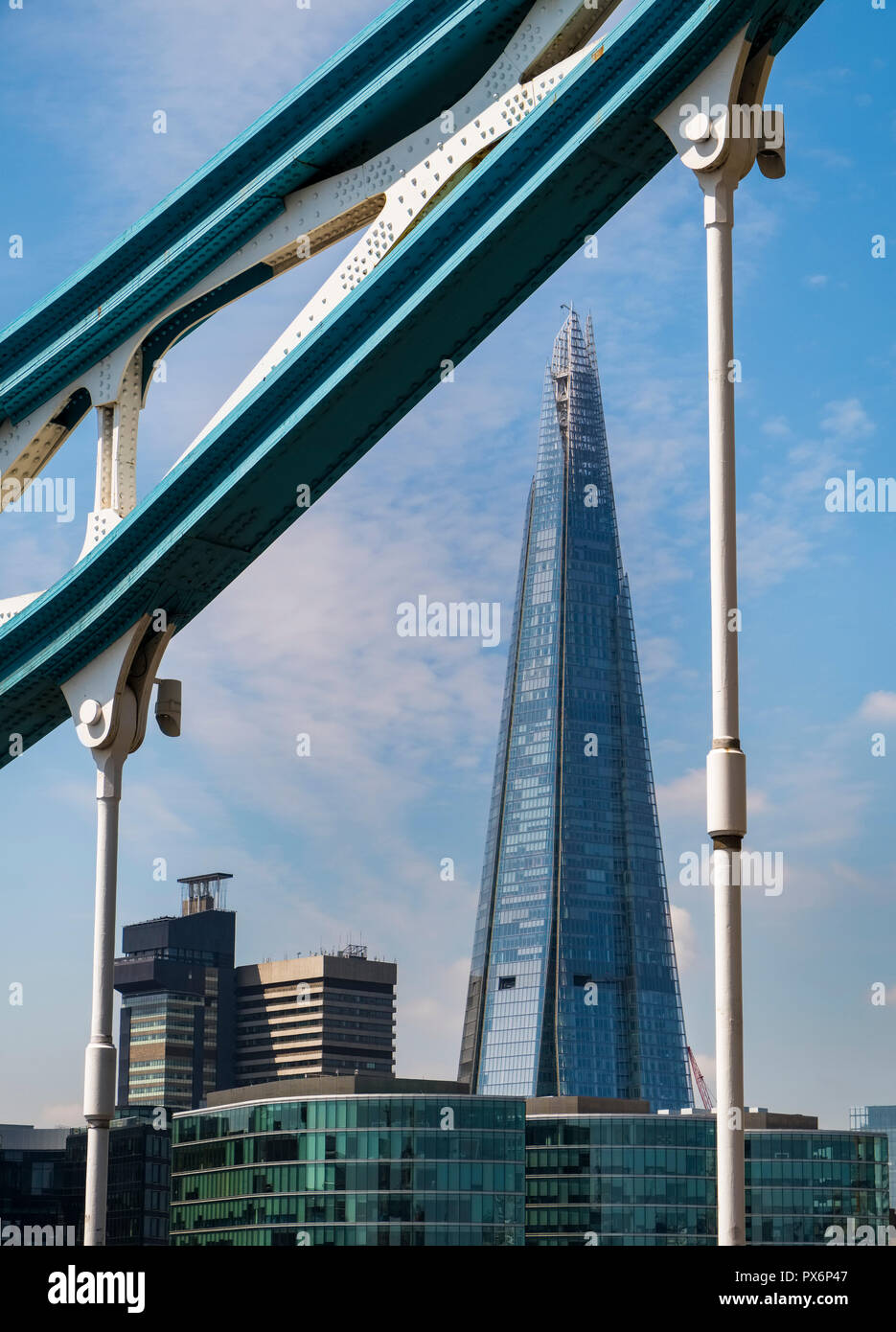 La Shard,dal Tower Bridge, London, England, Regno Unito Foto Stock