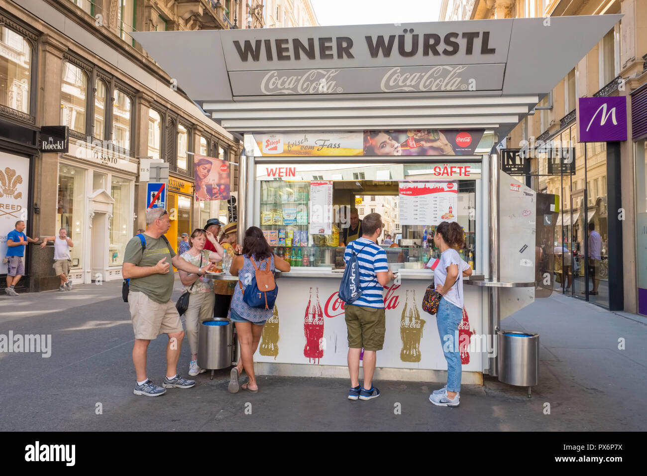 Wurst, Hot Dog stallo in Vienna, Austria, Europa Foto Stock