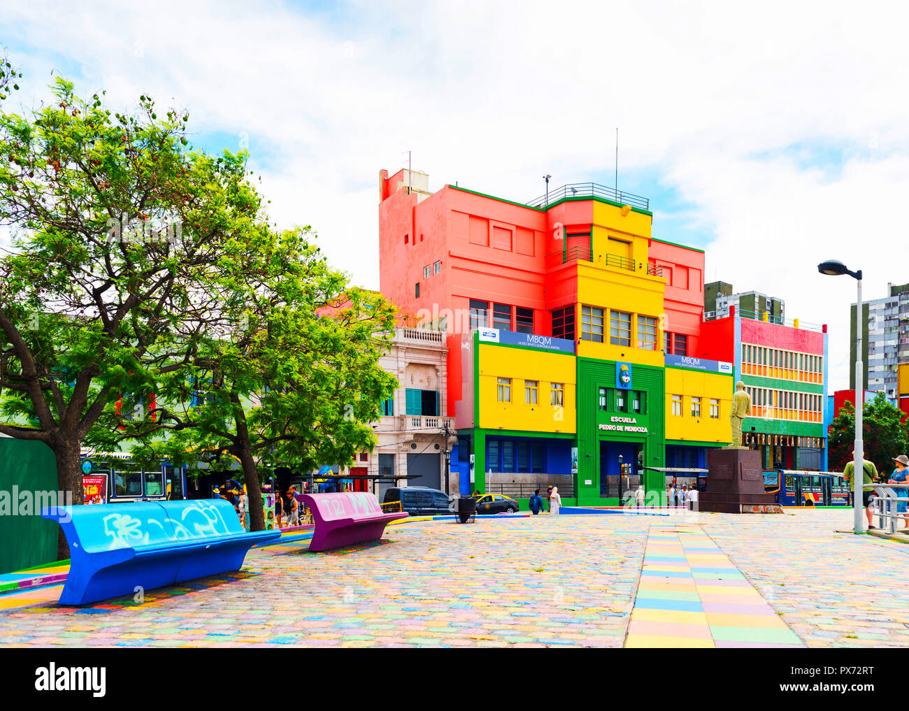 BUENOS AIRES, Argentina - 25 dicembre 2017: vista del variopinto edificio nel centro della città. Copia spazio per il testo Foto Stock