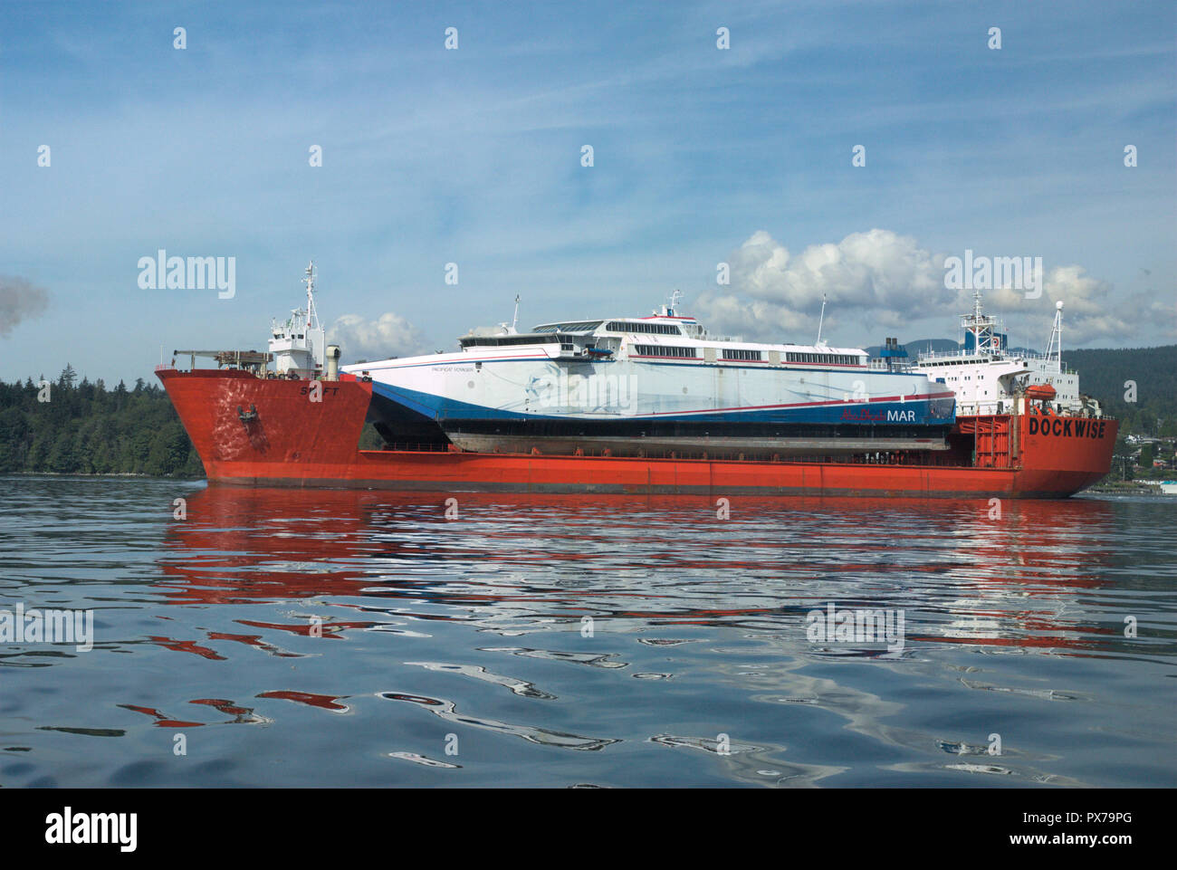 Il traghetto BC FastCat parte per la sua nuova casa nella Columbia Britannica, Canada Foto Stock