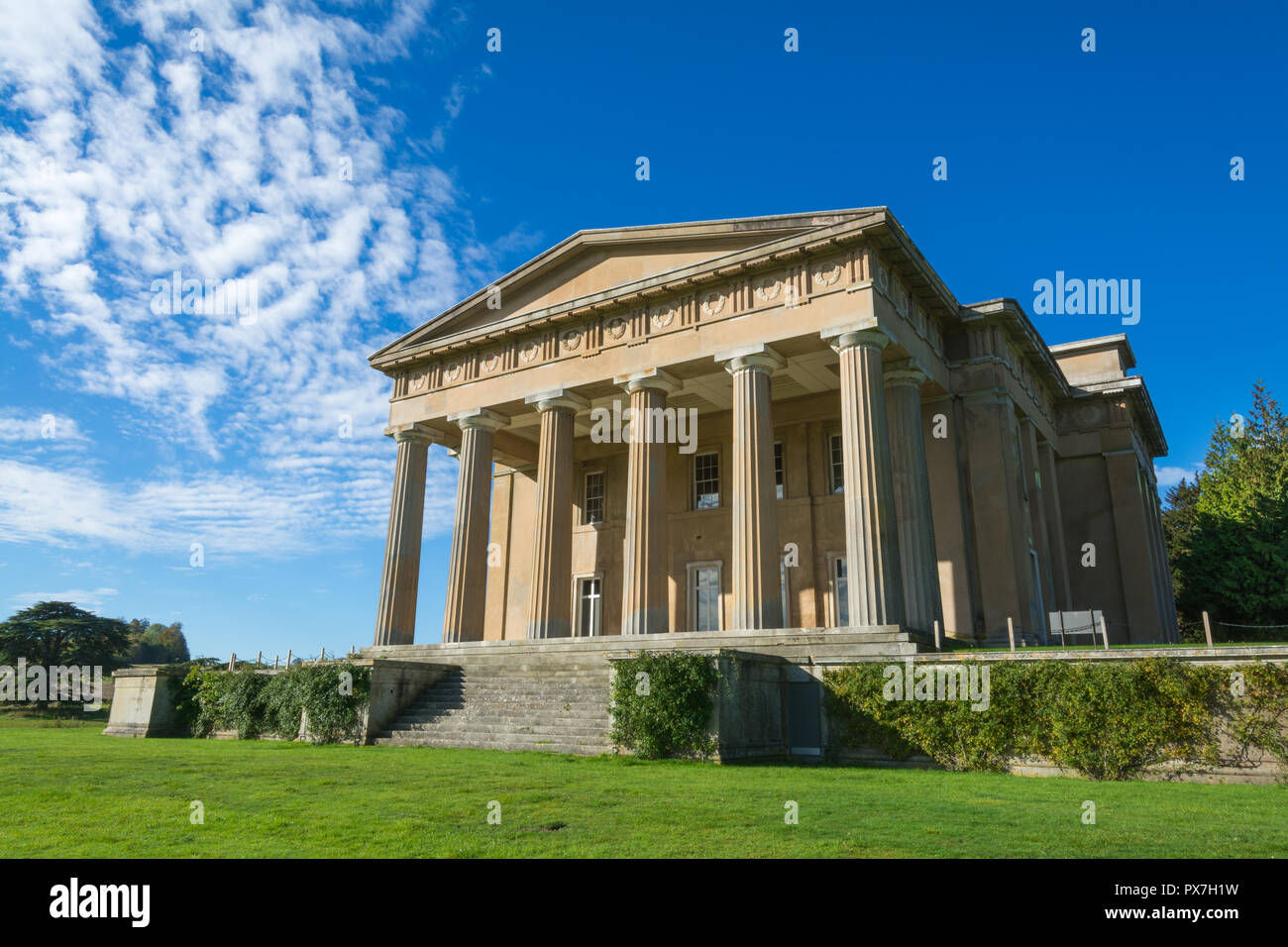 Il Grange a Northington in Hampshire, Regno Unito, impressionante magione ed il primo esempio in Inghilterra del Greco architettura revival Foto Stock
