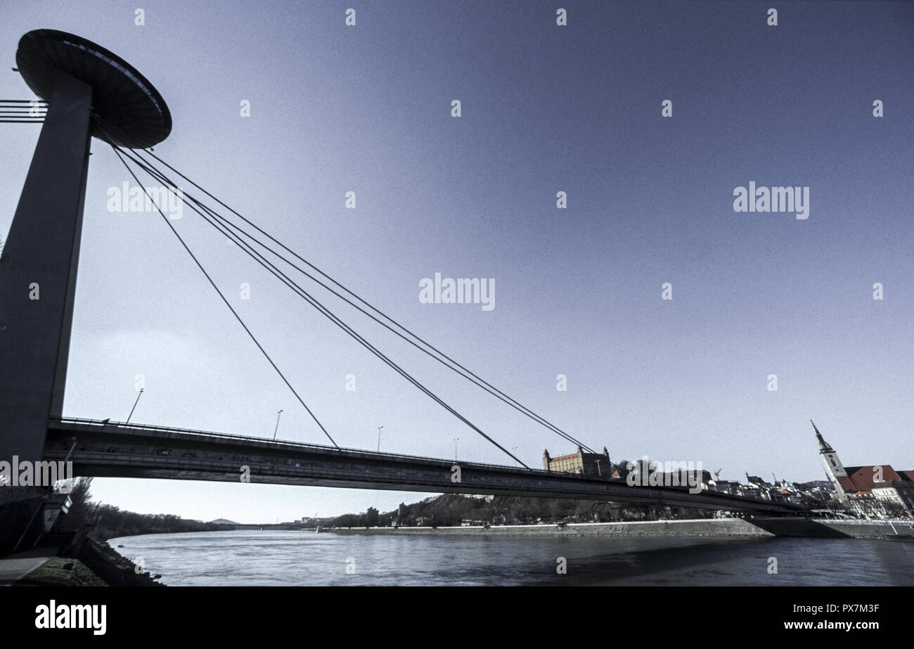Il ponte sul Danubio Novi più a Bratislava, in Slovacchia, Bratislava, Pressburg Foto Stock