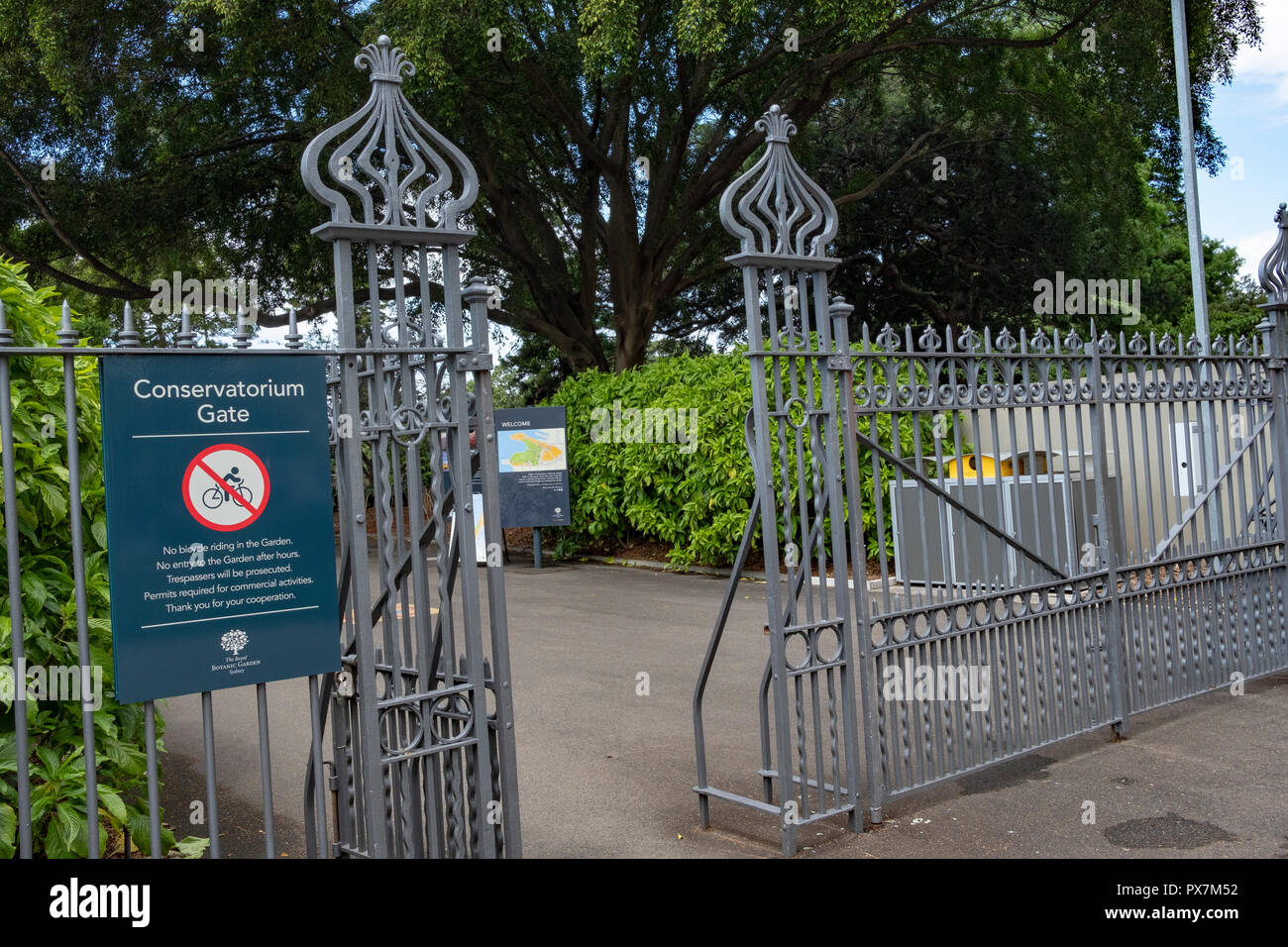 Il Conservatorio di cancello di ingresso al Giardino Botanico Reale nel centro di Sydney, Nuovo Galles del Sud, Australia Foto Stock