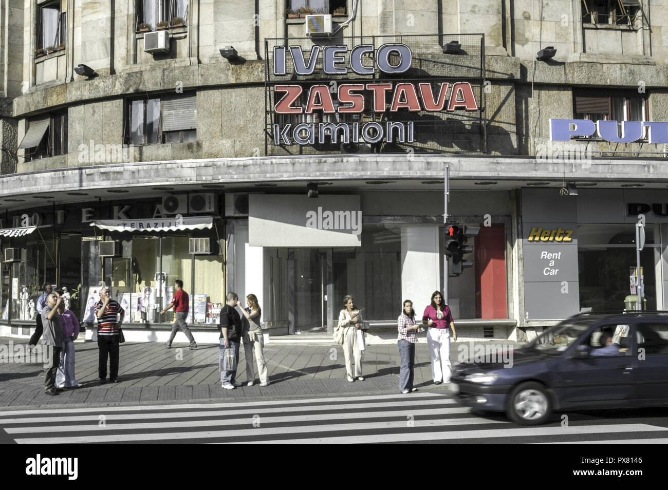 Beograd, logo della società Iveco Zastava Kamioni, Serbia-Montenegro, Belgrado Foto Stock