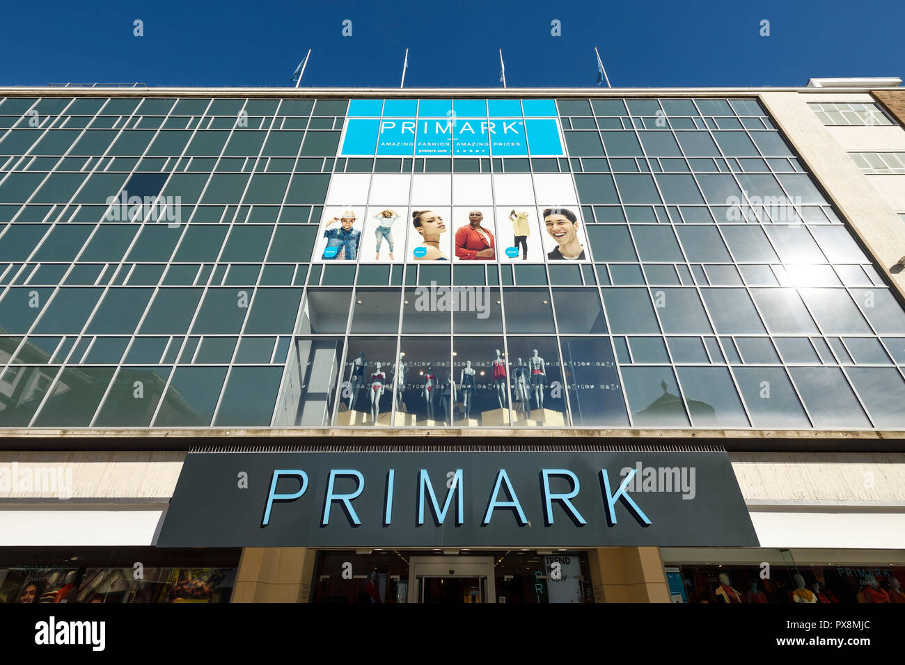 L'esterno dell'Primark store su Broadgate in Coventry city centre REGNO UNITO Foto Stock
