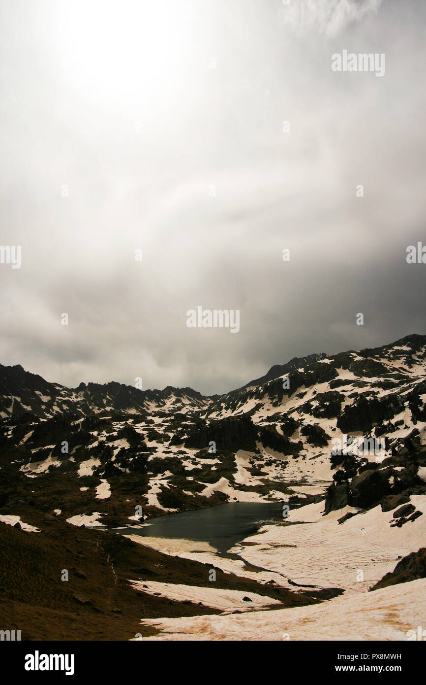 Estany Obago. Circ de Colomers. Aiguestortes Parco Nazionale. Pirenei, Spagna Foto Stock