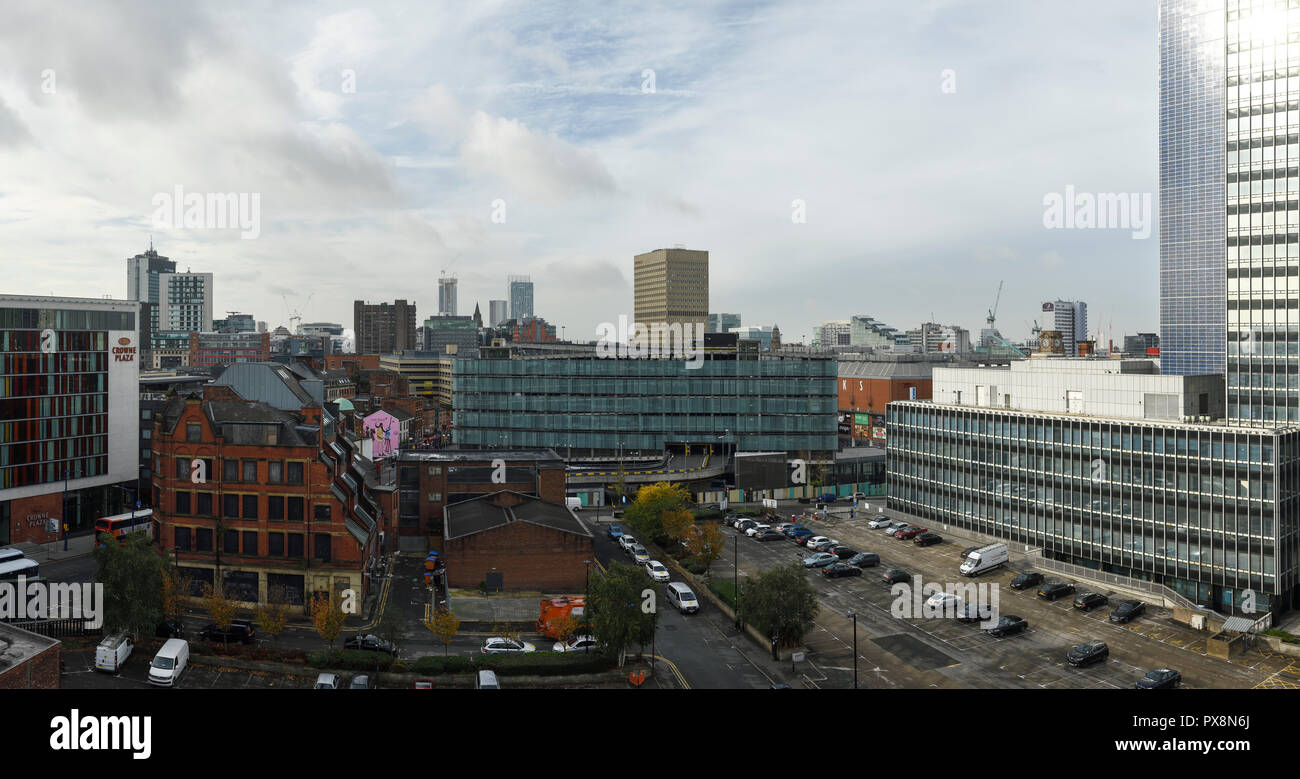 Il centro città di Manchester skyline da Miller Street nel quartiere settentrionale Foto Stock