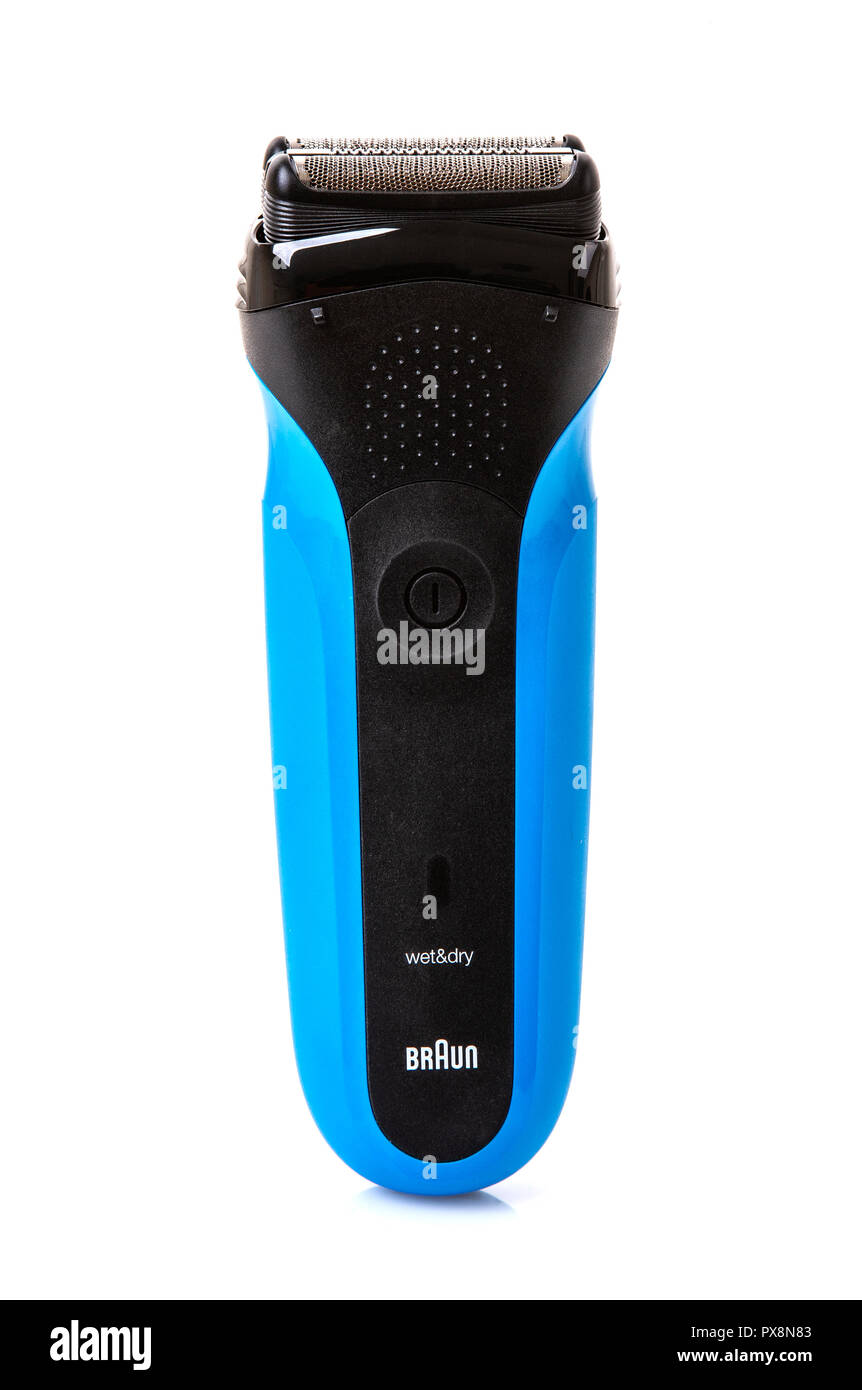 SWINDON, Regno Unito - 14 ottobre 2018: Braun Series 3 a secco e a umido uomini elettrico il rasoio su sfondo bianco Foto Stock