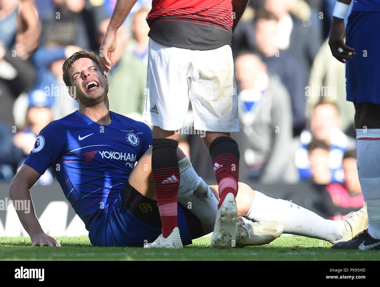 Londra, Regno Unito. Xx oct, 2018. CŽsar Azpilicueta del Chelsea durante il match di Premier League tra Chelsea e Manchester United a Stamford Bridge il 20 ottobre 2018 a Londra, Inghilterra. (Foto di Zed Jameson/phcimages.com) Credit: Immagini di PHC/Alamy Live News Foto Stock