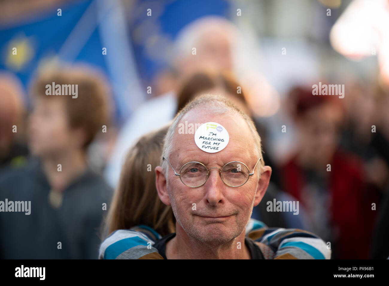Londra, Regno Unito. 20 ottobre 2018 centinaia di migliaia di persone hanno girato fino a Londra da tutto il paese a marzo per un voto popolare. Essi vogliono una votazione finale sulla trattativa Brexit. Credito: Ilyas Ayub/Alamy Live News Foto Stock