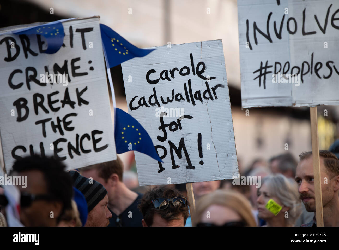 Londra, Regno Unito. 20 ottobre 2018 centinaia di migliaia di persone hanno girato fino a Londra da tutto il paese a marzo per un voto popolare. Essi vogliono una votazione finale sulla trattativa Brexit. Credito: Ilyas Ayub/Alamy Live News Foto Stock