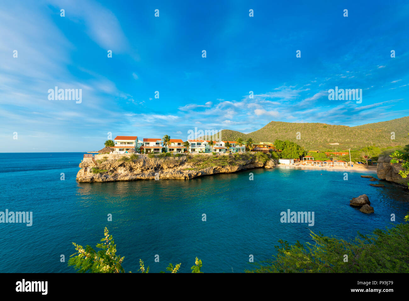 Vista di edifici in Playa Lagun, Curacao, Paesi Bassi. Copia spazio per il testo Foto Stock