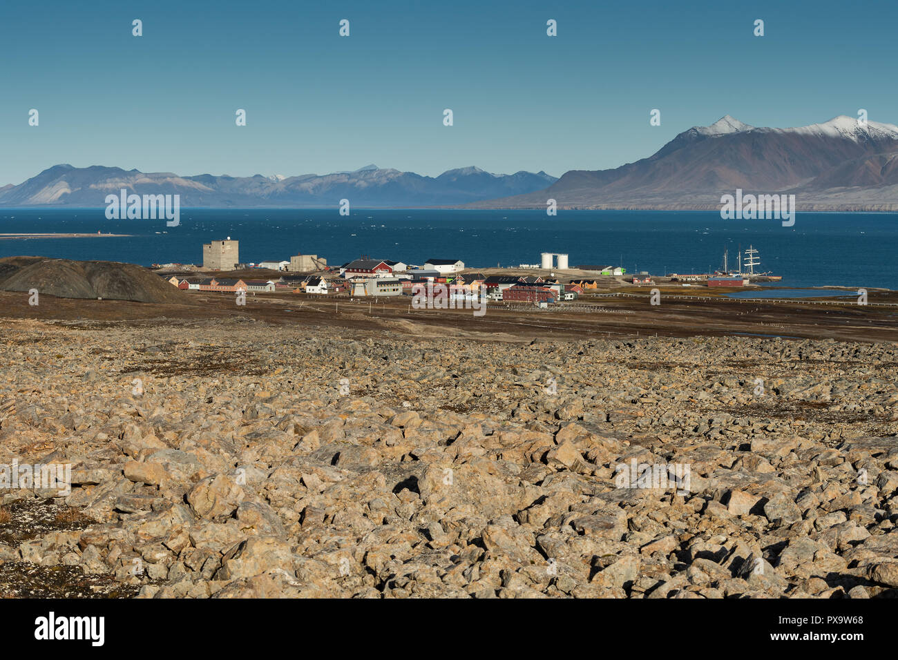 La ricerca di insediamento a Ny Ålesund, Kongsfjorden, isola Spitsbergen, Spitsbergen arcipelago Svalbard e Jan Mayen, Norvegia Foto Stock