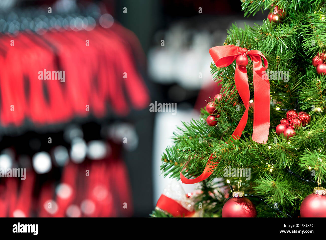 Le decorazioni di Natale in FC Milano fan shop a San Siro Foto Stock