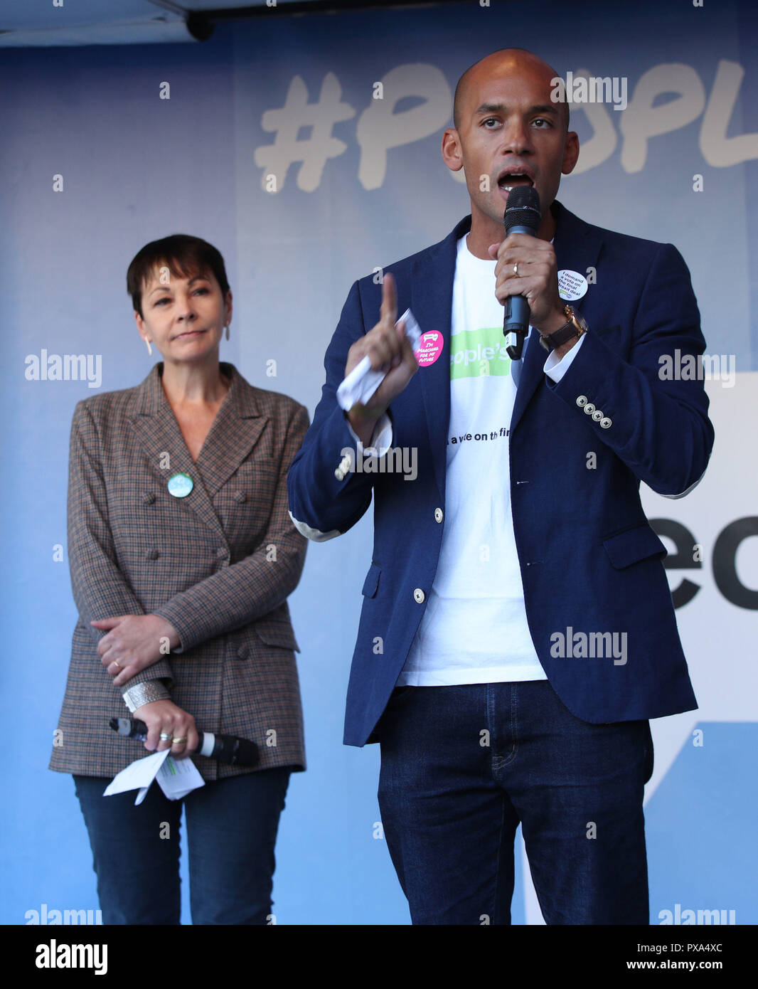 MP Chuka Umunna (destra) e MP Caroline Lucas Anti-Brexit indirizzo attivisti in un rally dopo il voto popolare marzo per il futuro in Londra a marzo e il rally a sostegno di un secondo referendum UE. Foto Stock