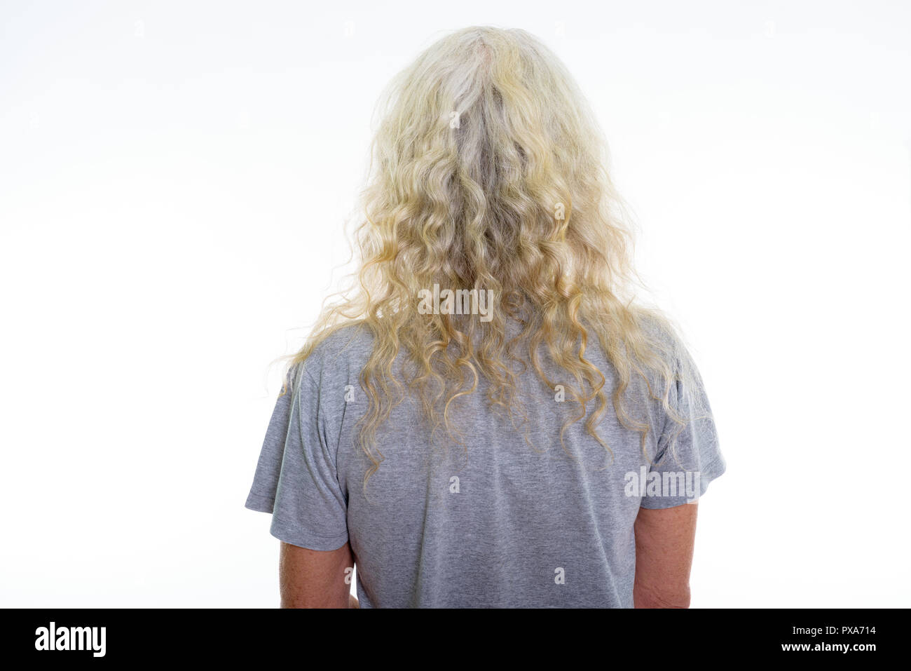 Chiudere Indietro in alto vista di senior uomo barbuto con lunghe parentesi bianco h Foto Stock