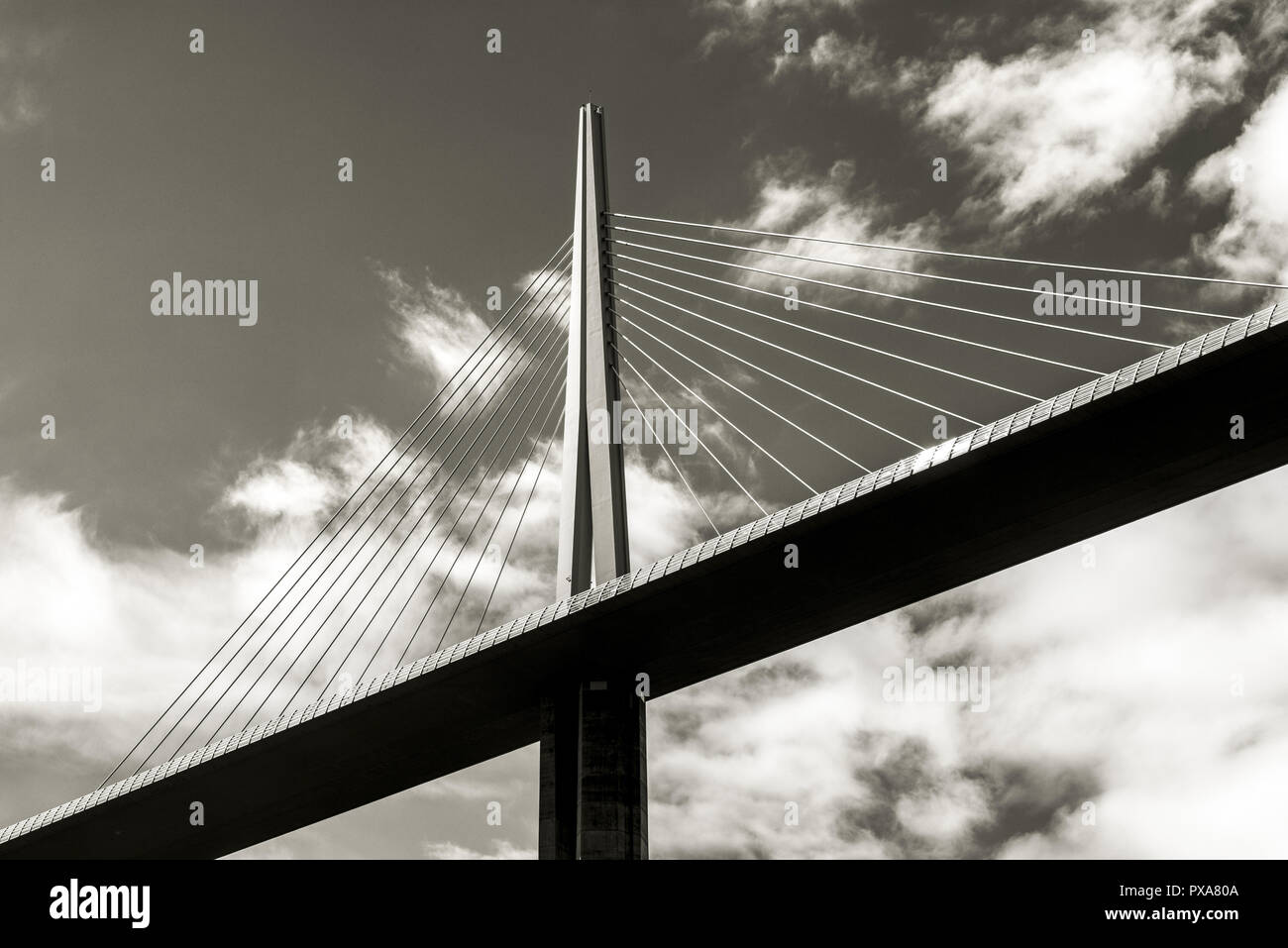 Viadukt von Millau, Viaduc de Millau, Michel Virlogeux, Norman Foster, Francia, Midi-Pirenei, Millau Foto Stock