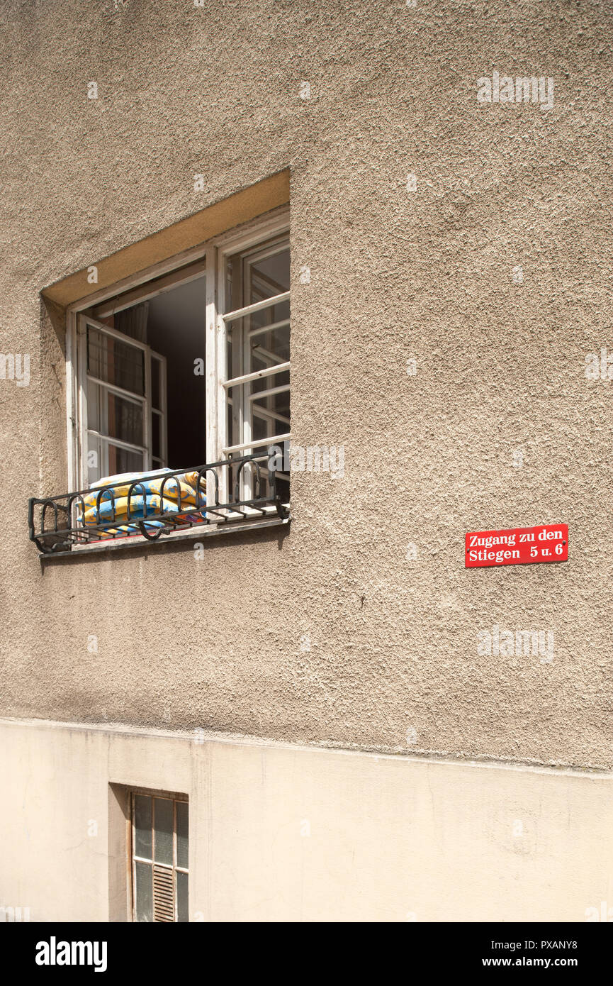 Wien, Gemeindebau des "Roten Wien - Vienna, Consiglio Tenement blocco, "rosso" di Vienna, Vogelweidhof, Wurzbachgasse 2-8, Leopold Bauer 1927 Foto Stock