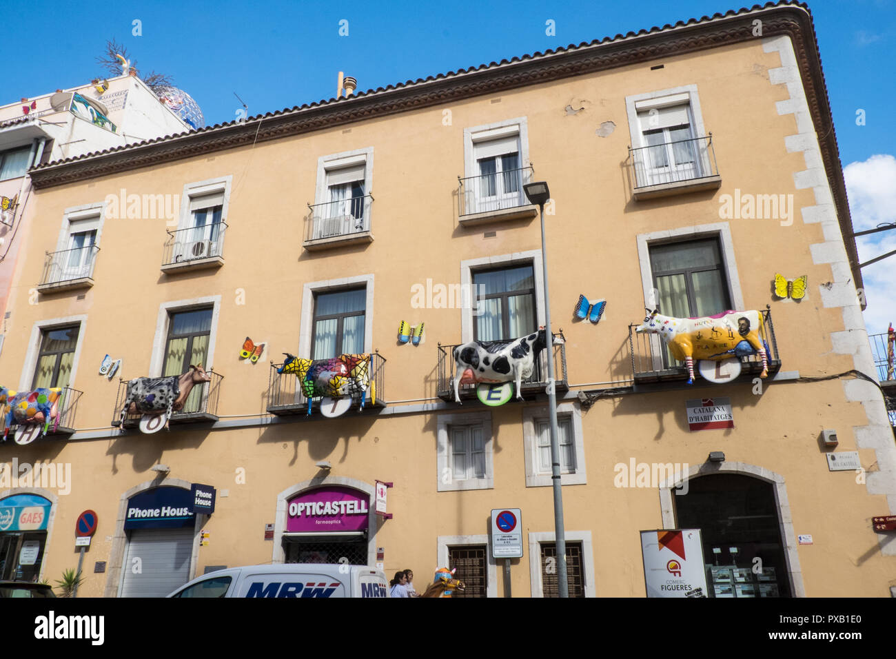 Vacche,a,l'Hotel Plaza Inn,a,Figueres,vicino,Girona,a,città,realizzato,famoso,da,l'artista,Salavador Dalì,Catalunya,Catalano,Catalogna,Spagna,spagnolo, l'Europa,Unione Foto Stock