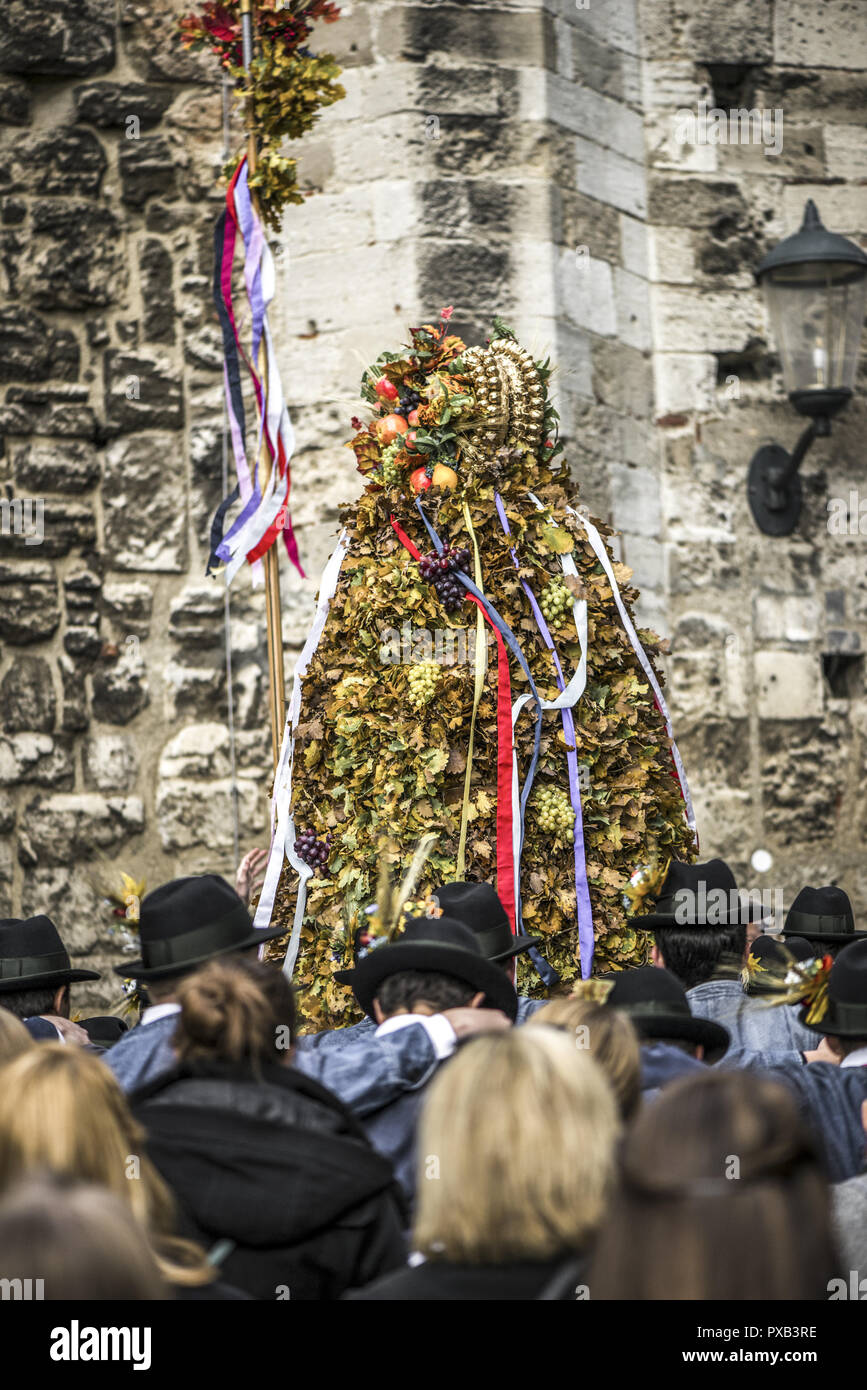 Tradizionale festa Hueter in Perchtoldsdorf, Bassa Austria, area di Vienna, Perchtoldsdorf Foto Stock