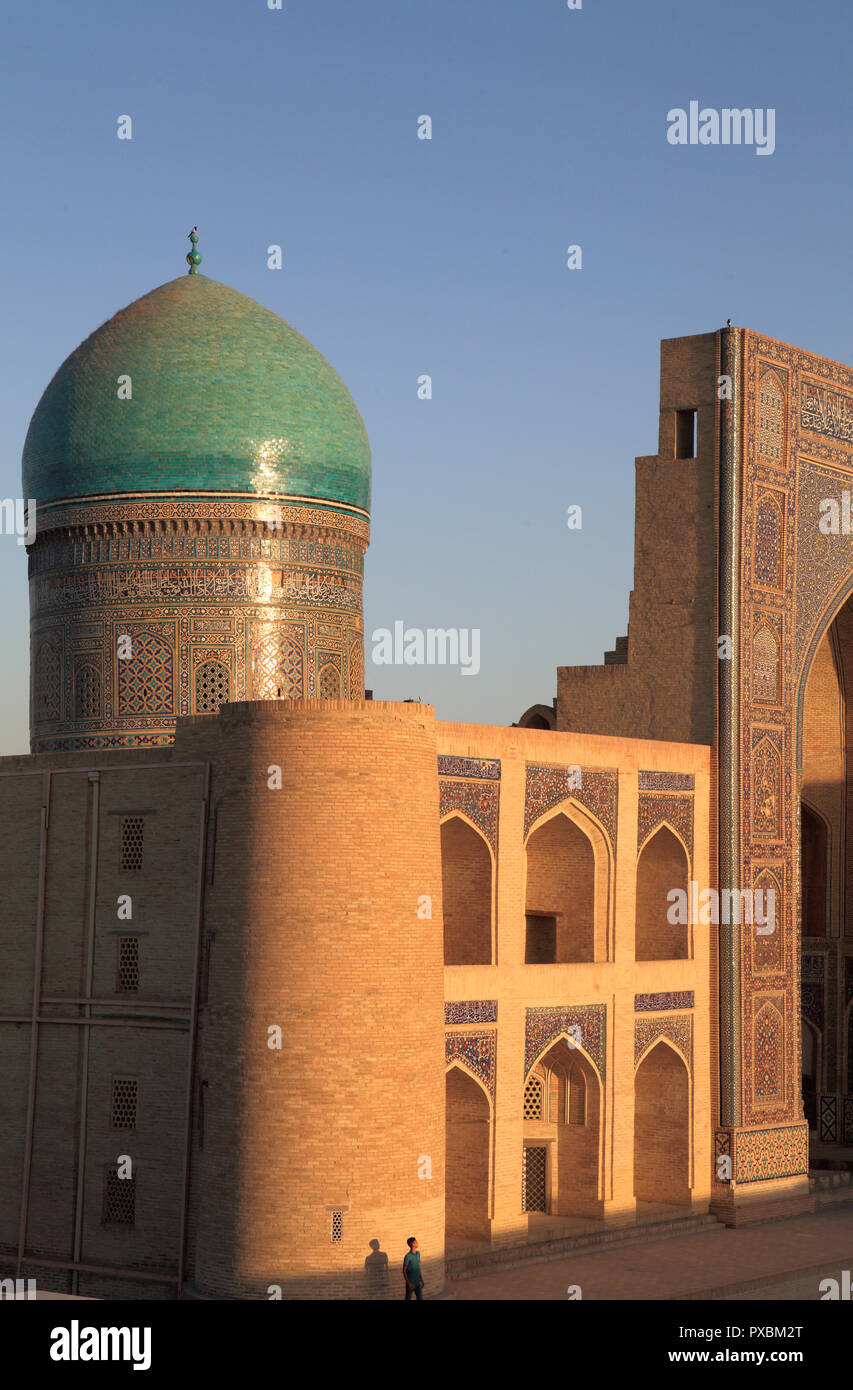 Uzbekistan; Bukhara; Mir-i-Arab madrasa, scuola islamica, Foto Stock