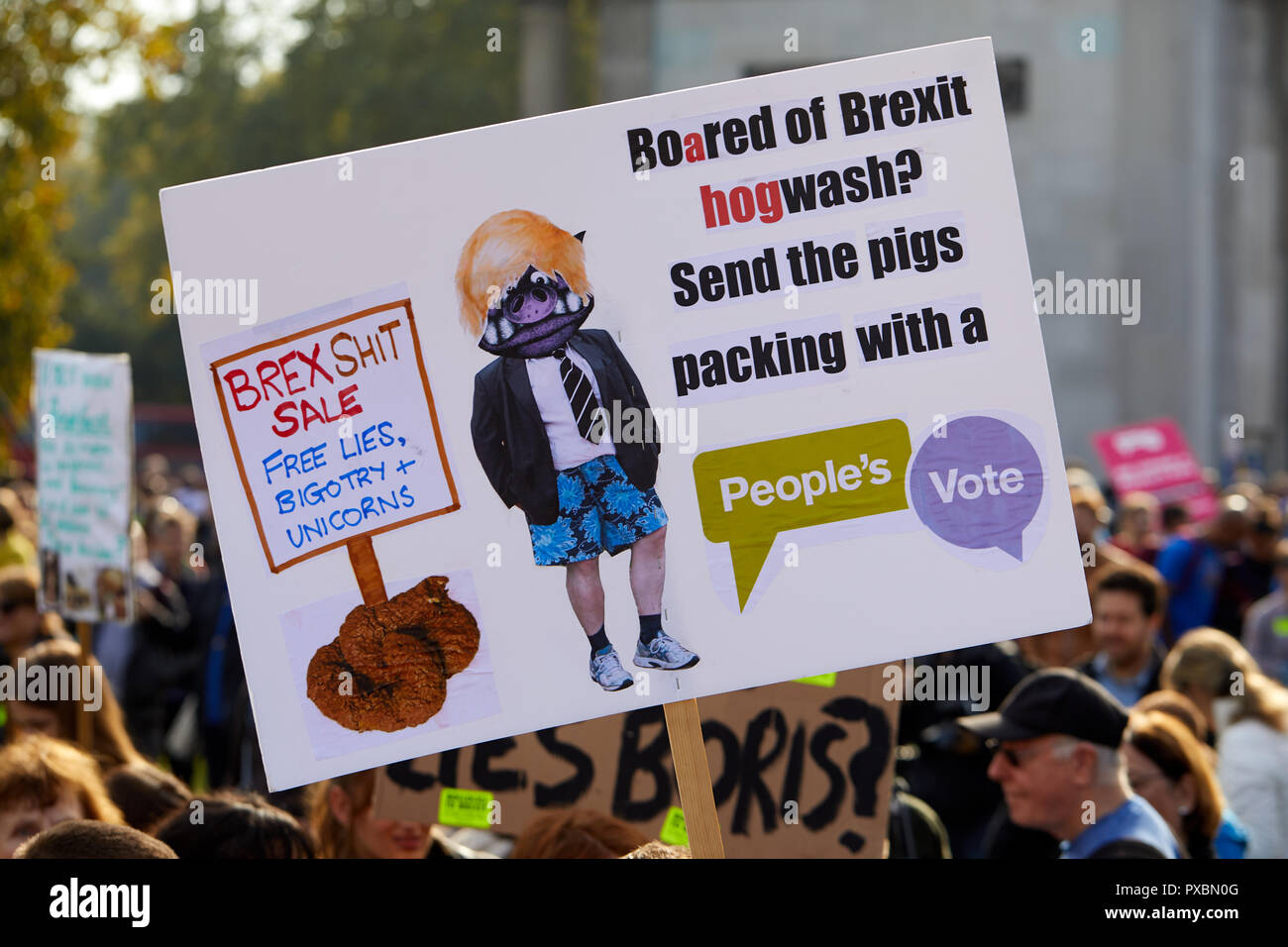 Londra, Regno Unito. Xx oct, 2018. Una targhetta di critici Brexit detenute aloft al voto popolare marzo. Credito: Kevin J. Frost/Alamy Live News Foto Stock