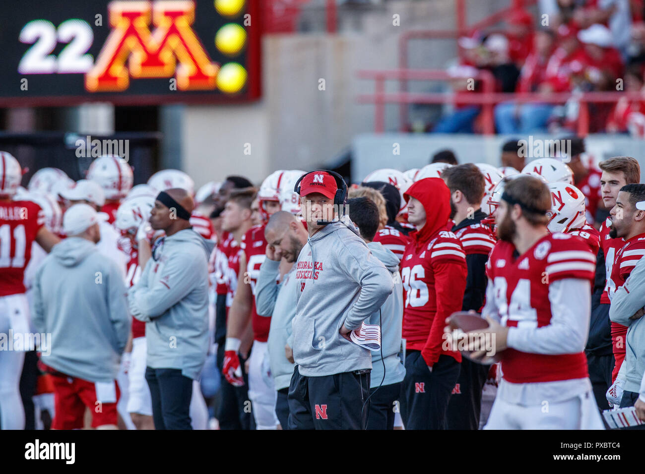 Lincoln, NE. Stati Uniti Xx oct, 2018. Il Nebraska Cornhuskers head coach Scott Frost in azione durante una divisione NCAA 1 partita di calcio tra Minnesota Golden i gopher e il Nebraska Cornhuskers presso il Memorial Stadium di Lincoln, NE. Frequenza: 89,272.Nebraska ha vinto 53-28.Michael Spomer/Cal Sport Media/Alamy Live News Foto Stock
