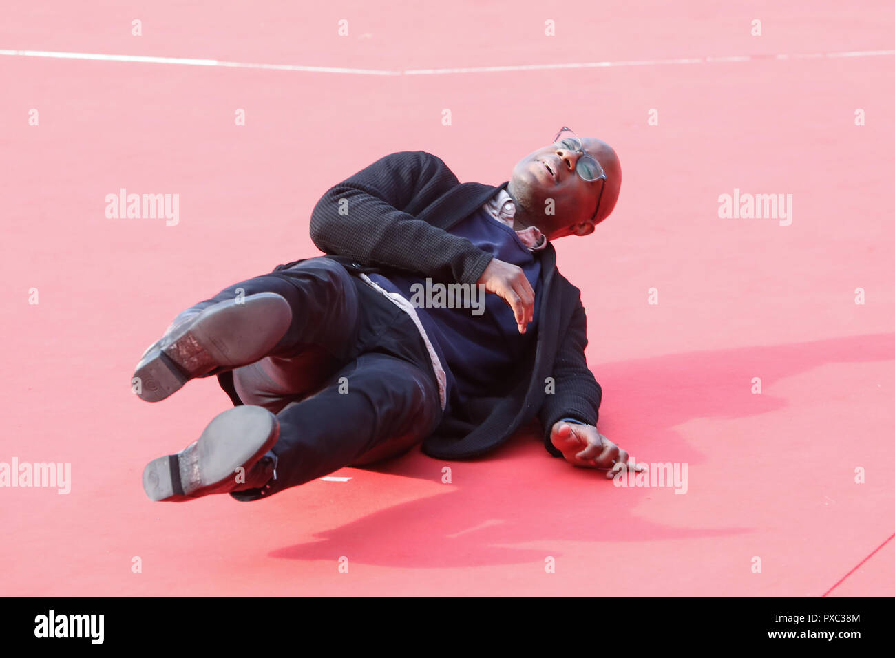 Roma, Italia. 1a gen, 2016. Regista americano Barry Jenkins visto per presentare il film se Beale Streat potrebbe parlare durante il XIII Roma Film Fest presso Auditorium Parco della Musica. Credito: Cosimo Martemucci SOPA/images/ZUMA filo/Alamy Live News Foto Stock