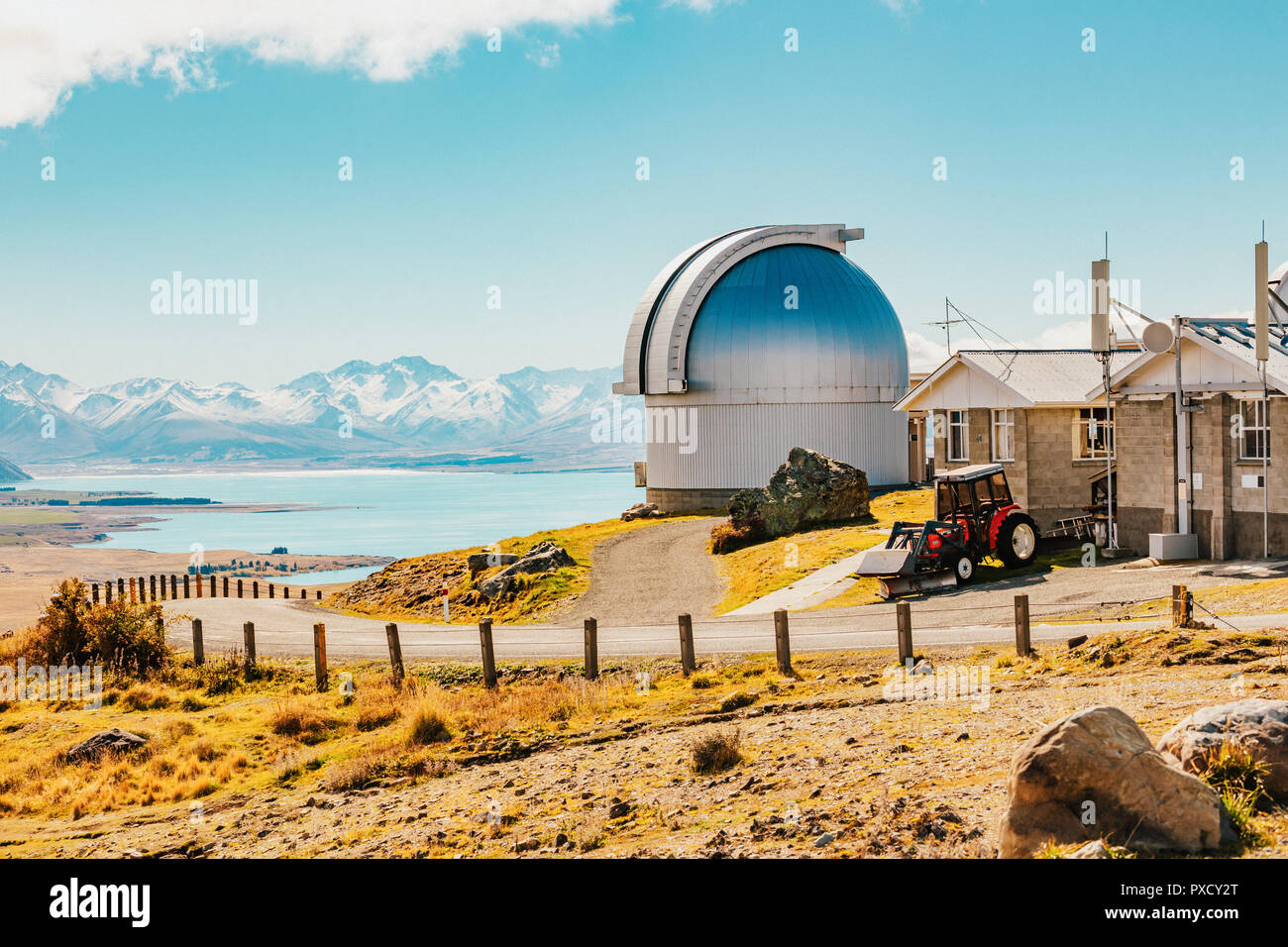 Montare John's osservatorio di Mt Giovanni nella stagione autunnale vicino Lago Tekapo Alpi del Sud le valli di montagna si Nuova Zelanda Foto Stock