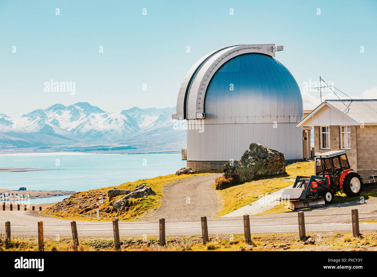 Montare John's osservatorio di Mt Giovanni nella stagione autunnale vicino Lago Tekapo Alpi del Sud le valli di montagna si Nuova Zelanda Foto Stock