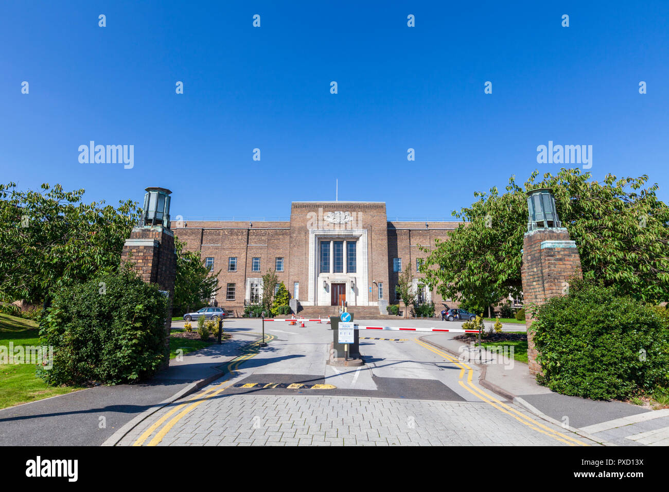 L'entrata principale al Queen Elizabeth Hospital degli anni '30, che è ora la University of Birmingham Medical School, Birmingham, Inghilterra Foto Stock